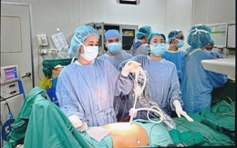 Đi khám vì đau bụng âm ỉ, người đàn ông phát hiện mắc cùng lúc 2 loại ung thư