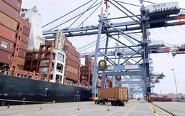 Trung Đông căng thẳng, đường vận chuyển qua Biển Đỏ 'mong manh', thêm phụ phí chiến tranh