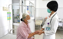 Vừa ăn vừa nói, nhiều người bị dị vật đường thở