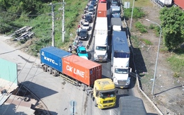 Sở Xây dựng TP.HCM đề nghị xử lý dứt điểm hàng loạt bãi xe dọc tuyến đường Võ Chí Công