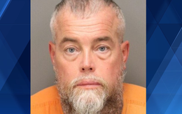 Trúng số 4.400 tỉ đồng vẫn đi trèo tường ăn trộm