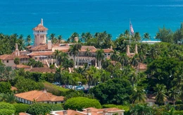 Máy bay chiến đấu bắn pháo sáng gần khu nghỉ dưỡng Mar a Lago của ông Trump