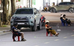 Vé 'chợ đen' ế ẩm trước trận tuyển Việt Nam - Malaysia