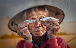 Ông lão 'mắt cá' nổi tiếng và cả làng làm 'mo đồ'