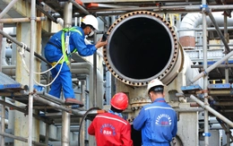 Lo ngại trước tình trạng giá dầu thế giới tăng: Tìm kiếm các nguồn dầu thô cho nhà máy lọc dầu