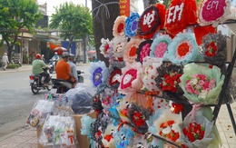 Quà tặng ngày lễ, đừng phải gồng mình, thở dài để làm vừa lòng mối quan hệ