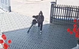 Gia chủ nhà ngay chân cầu nhận cơn mưa lời khen vì sự tinh tế