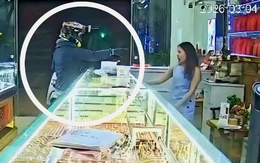 Thanh niên xông vào tiệm vàng với biểu hiện bất thường, công an khẩn trương truy tìm