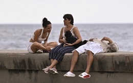 Cuba khôi phục mạng lưới điện, 36% trạm biến áp tại Havana đã cấp điện trở lại