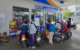 Người dân đông Đắk Lắk mua tích trữ xăng dầu, đơn vị bán lẻ khẳng định không khan hiếm