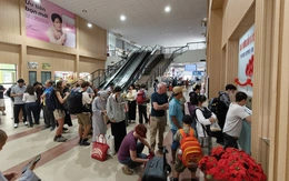 Hàng trăm khách kẹt ở ga Sài Gòn vì sự cố cầu Ghềnh