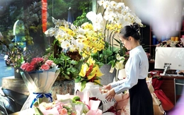 Chiến sự đẩy giá hoa nhập khẩu dịp 8-3 tăng mạnh