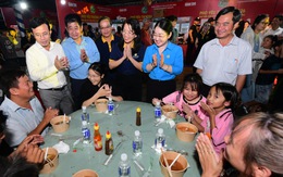 Hàng ngàn người dân Bàu Bàng đến với Phở yêu thương sau cơn mưa chiều