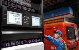 Dùng chính sách tài khóa để ổn định giá xăng dầu