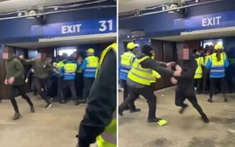 Thiếu vé, CĐV xông vào sân qua lối thoát hiểm gây hỗn loạn ở Scotland