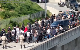 Chạy xe đạp vào cao tốc, nhóm 85 người bị cảnh sát tịch thu xe