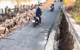 Tìm nguyên nhân sụp lún đường nhựa dài khoảng 30m sâu 1m tại Cái Nước, Cà Mau