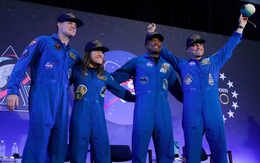 Những chia sẻ đầu tiên của phi hành đoàn Artemis II sau khi trở về Trái đất