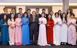 Chủ tịch Quốc hội mong sinh viên Việt tại Ý tiếp thu khoa học công nghệ, đóng góp cho quê hương