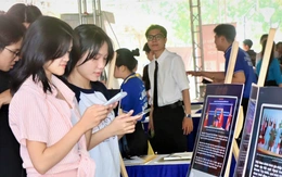 Cùng sinh viên chủ động hội nhập