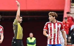 Fan bật cười vì lý do bị thẻ đỏ của cầu thủ Granada