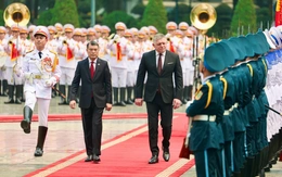Thủ tướng Lê Minh Hưng chủ trì lễ đón chính thức Thủ tướng Slovakia Robert Fico