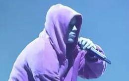 Justin Bieber kiếm 10 triệu USD khi chỉ 'ngồi lướt YouTube'