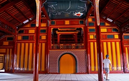 Đơn vị thi công tự ý quyết, không báo cáo lãnh đạo khi trùng tu Nhà hát Minh Khiêm đường