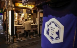 Nhật Bản tạm ngừng cấp visa mới cho lao động tay nghề cao ngành nhà hàng