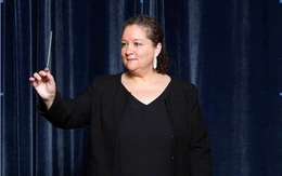 Nữ nhạc trưởng Pháp chỉ huy đêm nhạc A night of Debussy & Ravel tại TP.HCM