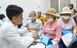 Tin tức sáng 17-4: Hôm nay, 168 trạm y tế ở TP.HCM khám sức khỏe miễn phí cho người dân