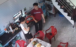 Bà cạn lời với hai đứa cháu hậu đậu