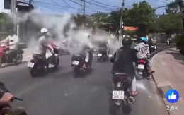 Xử lý 30 thanh, thiếu niên chạy xe máy đùa giỡn, ném bột vào người đi đường