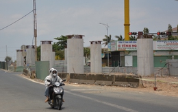Cầu vượt quốc lộ 1 nối vào cao tốc Phan Thiết - Dầu Giây lại lỗi hẹn