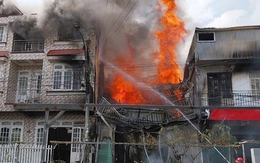 Cháy nhà khu Ba Toa Đà Lạt, các lực lượng vất vả dập lửa