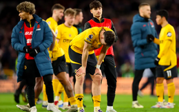 Xác định đội đầu tiên xuống hạng tại Premier League