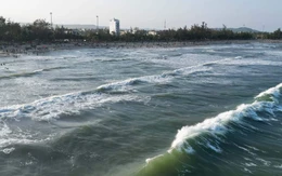 Thả phao ở bãi biển Mỹ Khê, khoanh vùng tắm an toàn