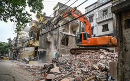 Người dân tất bật di dời, bàn giao mặt bằng làm cầu dây văng gần 20.000 tỉ ở Hà Nội