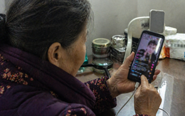 Cụ bà 70 tuổi 'mặc cả từng xu' nhưng cho streamer hơn 11 tỉ đồng