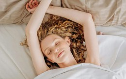Quiz: Vị trí đặt tay khi ngủ tiết lộ tiềm năng thật sự của bạn