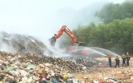 Bãi rác lớn ở Nghệ An cháy âm ỉ suốt 10 ngày, người dân khốn khổ vì khói và mùi hôi