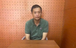 Vờ đẩy giúp xe hết xăng, lợi dụng cướp điện thoại