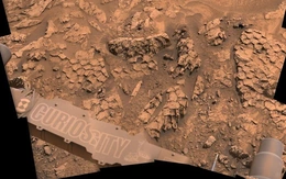 NASA phát hiện đá 'vảy rồng' kỳ lạ trên sao Hỏa