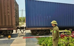 Có gác chắn 'bán chuyên' ở lối đi dân sinh qua đường sắt, bớt lo tai nạn