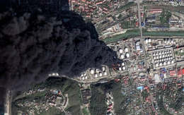 Mưa độc bao trùm thành phố Nga sau khi Ukraine tấn công làm cháy kho dầu