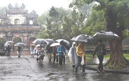 Thời tiết hôm nay 24-4: Mưa to tập trung ở Thanh Hóa đến Đà Nẵng, Nam Bộ nắng nóng diện rộng