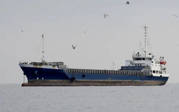 Giá dầu tăng khi Mỹ, Iran đều đòi kiểm soát eo biển Hormuz