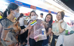 Hơn 5.000 người lao động nhận phiếu mua hàng miễn phí trước Giỗ Tổ Hùng Vương