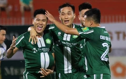 CLB Đồng Nai thắng chật vật 10 người Quy Nhơn United