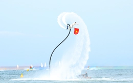 Mãn nhãn màn trình diễn nghệ thuật flyboard lần đầu trên biển Đà Nẵng